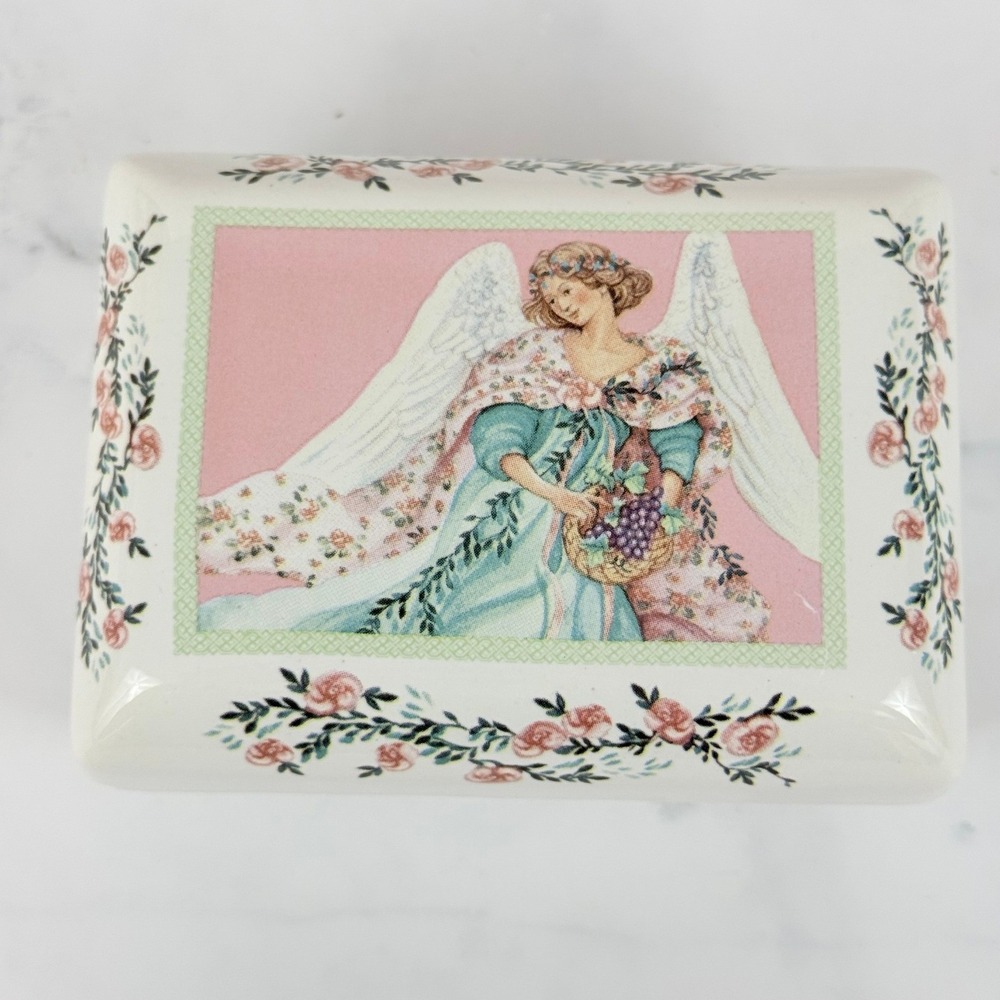 VTG 1984 Dayspring Ceramic Angel 4" X 3" Trinket Box with ORIGINAL PRAYER SLIPS!